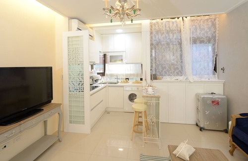 Xinyi House | Perfect location!Taipei City Hall Station MRT 3min/near Taipei 101【XinYi D】