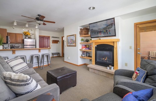 Winter Park Condo | Perfect One Bedroom at Zephyr 2410 | Hot Tubs, Ski In Ski Out, Ski Locker and More! | Steps to Snow