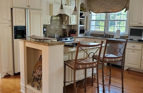 Lexington House | Perfect place in Lexington! Close to downtown & surrounding attractions!