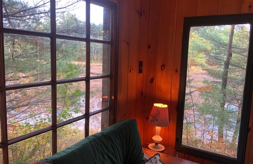 Glenfield Cabin | Perfect place to escape the human race! STONY LAKE HIDEOUT