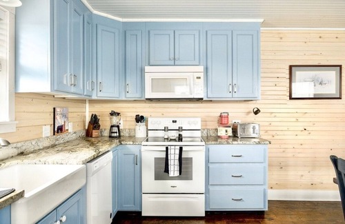 Dan River House | Perfect Private Farmhouse Retreat Near Mount Airy!