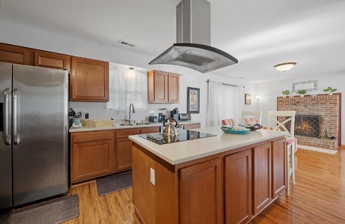 Coffeyville House | Perfect Private Getaway Minutes to Virginia Beach!