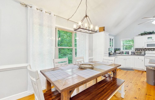 Helen House | Perfect private getaway, gated golf resort, New Hot Tub -close to Downtown Helen
