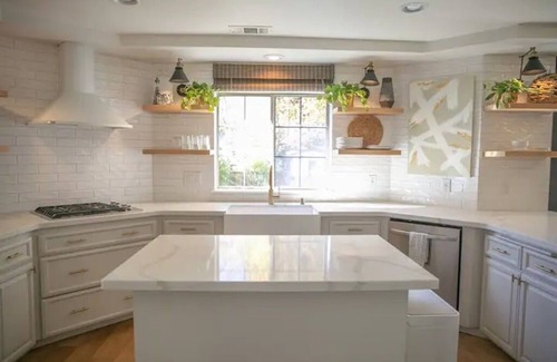 Redding House | Perfect Redding Retreat w/Hot tub, Pool & King bed