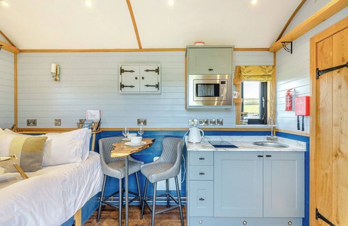 St Harmon Cottage | Perfect romantic break away in mid wales with private hot tub.