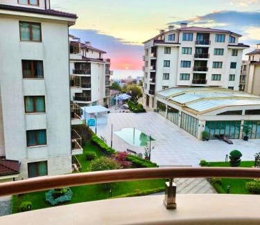 Shkorpilovtsi Apartment | Perfect Sea and Pool View Long Beach Apartment