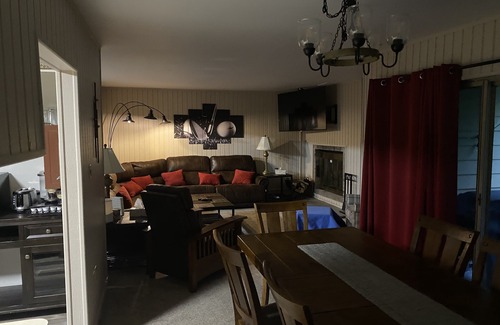 Seven Springs Condo | Perfect Ski & Golf Getaway 3D4 Mt Villa