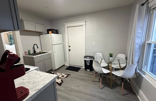 Springfield Apartment | Perfect stay for couples