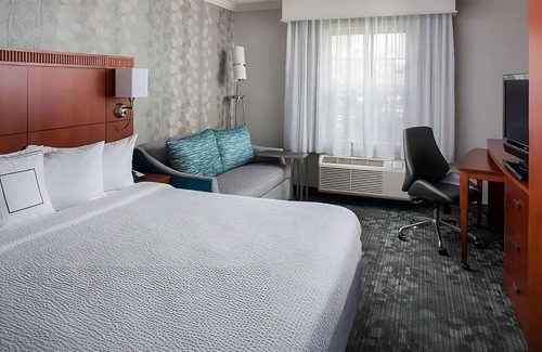 South Lowell Hotel | Perfect Stay to Relax in a Junior Suite!
