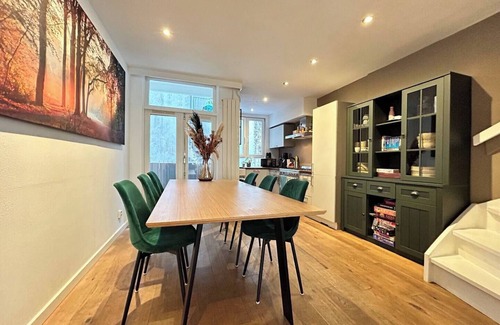 Van Lennepbuurt Apartment | Perfectly situated in the fashionable district of Oud-West, Amsterdam