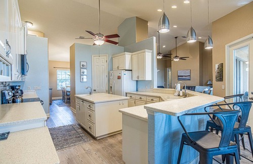 Hernando House | PerfectPointeLakehouse|PvtDock|Kayaks|8ppl|Firepit|ScreenedPatio