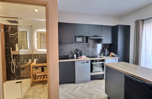 Moyen-Vernet Apartment | Perpignan : Appartement supérieur cinéma, balcon