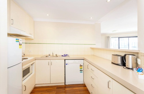 Perth Central Business District Apartment | Perth West End Apartment 406 - Executive Escapes