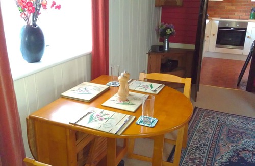 Willesborough Cottage | Pet friendly 1 bed cottage in Sellindge, Kent