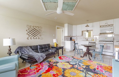 Seguin House | Pet-friendly 1BR Cottage Retreat w/Outdoor BBQ
