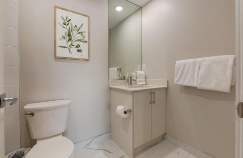 Shaganappi Apartment | Pet Friendly 2 Bed Close to Downtown