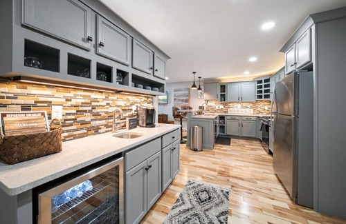 Whitewater Apartment | Pet-Friendly 2 Bedroom Suite Near UWW Campus, Kettle Moraine, and Starin Park!