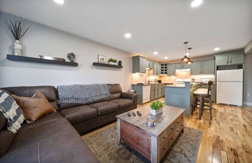 Whitewater Apartment | Pet-Friendly 2 Bedroom Unit Near Kettle Moraine, UWW Campus, and Starin Park!