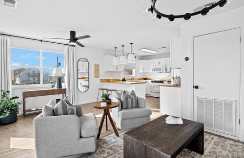 Fort Morgan House | Pet-Friendly 2BR Gulf Shores Beach House w/Ocean Views. Steps to the beach!