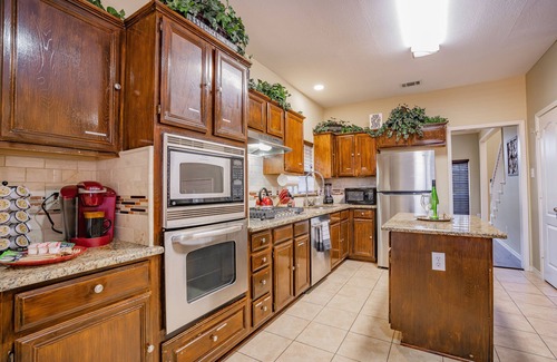 Allen House | Pet-Friendly 5 Bedroom in Allen w/Pool & Hot Tub