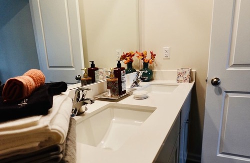 Sicklerville House | Pet-friendly, 6+ guest, events allowed 3bedroom, 2.5 bath,5 beds!!!!!!