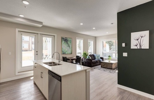 Southwest Calgary Apartment | Pet Friendly Apartment w/Free Underground Parking