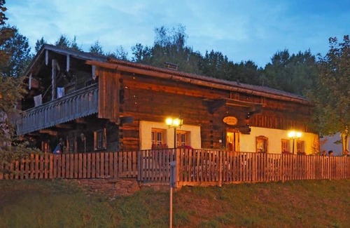 Lam Apartment | Pet-friendly apartment without balcony offers rustic coziness