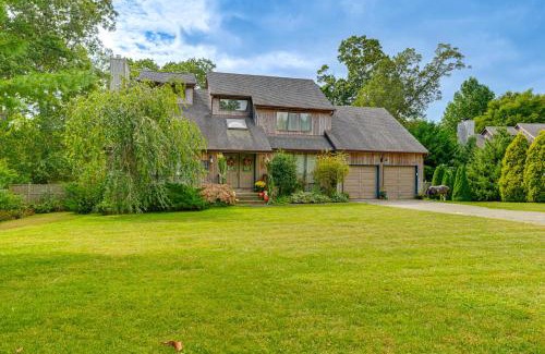 Aquebogue Apartment | Pet-Friendly Apt with Hot Tub Near the Hamptons!
