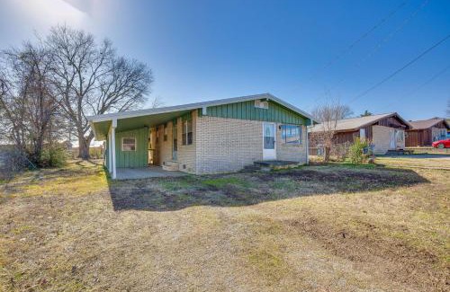 Atoka House | Pet-Friendly Atoka Vacation Rental with Large Yard!