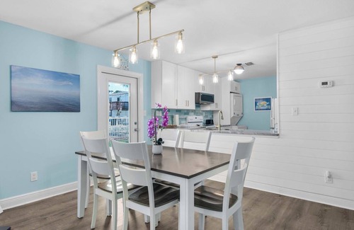 Sugar Beach Condo | Pet Friendly πΆ Beachview 102 - Flaming Sunrise π