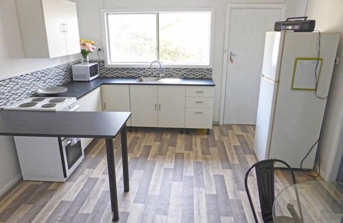 Greenwell Point Cottage | Pet Friendly - Boat Welcome - Family Getaway