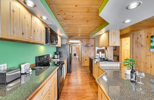 Boonville Apartment | Pet-Friendly Boonville Apt with Deck on Main Street!