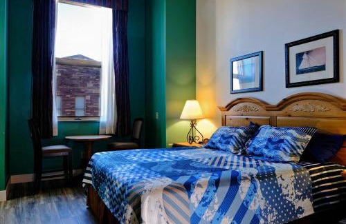 Canal Park House | Pet-friendly Canal Park Condonear Lakewalk Pool