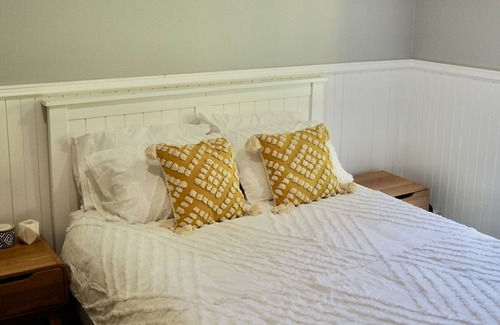 Cockatoo House | Pet Friendly Choo Choo's Retreat