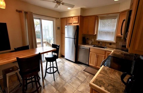 Town Bank House | Pet friendly cottage by the Delaware Bay-Townbank