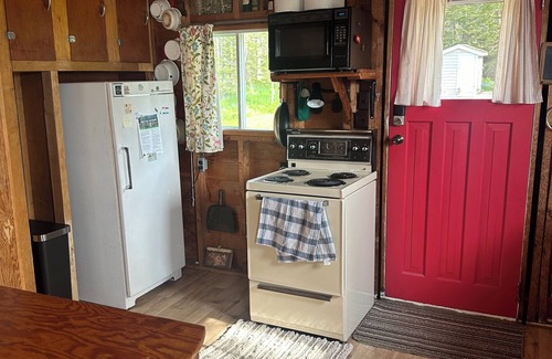 Skiff Lake Cottage | Pet friendly cottage on Skiff Lake