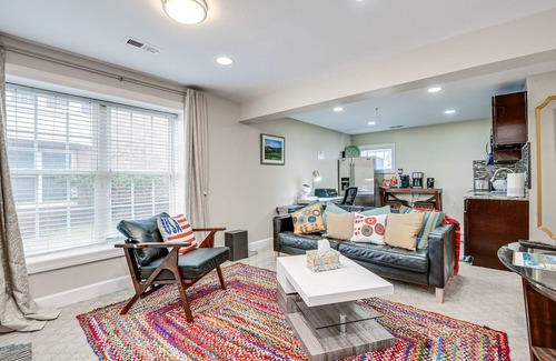 Colesville Condo | Pet-Friendly DC Area Condo w/Yard!