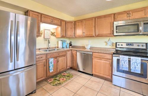 Downtown Dunedin House | Pet-Friendly Dunedin Townhome with Private Yard