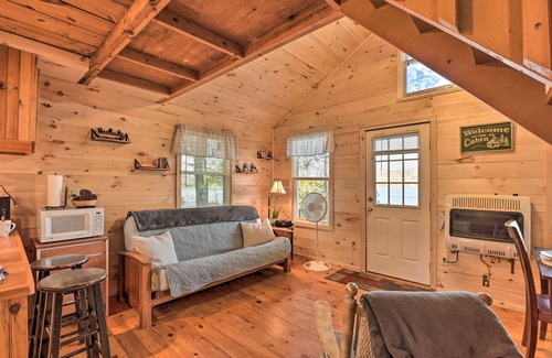 Ellsworth Cottage | Pet-Friendly Ellsworth Cottage on Branch Lake