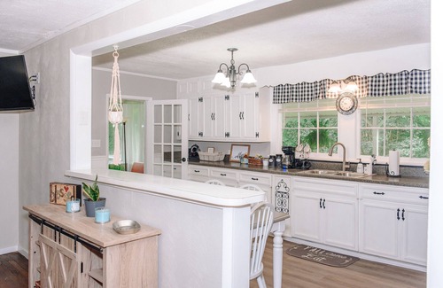 Kingston Springs House | PET FRIENDLY Farmhouse near the Harpeth River