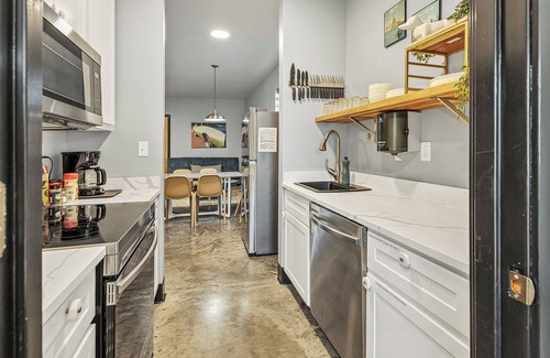 Pacific Hotel | Pet friendly family suite West of St. Louis with pool at The Landing Hub Boutique Hotel