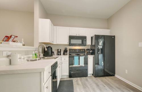 Southeast Raleigh House | Pet-Friendly Family Townhome w/Private Patio