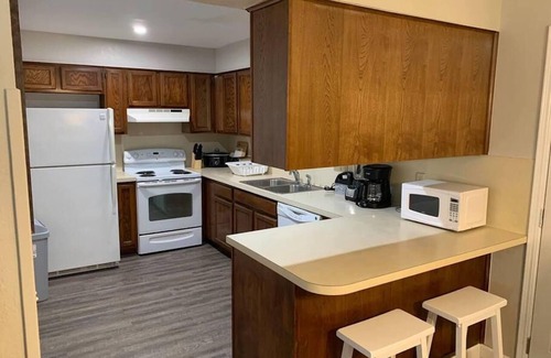 Edmond House | Pet Friendly, Fenced Yard, Clean & Quiet!