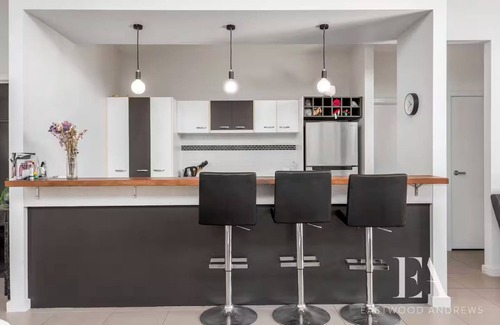 Geelong West House | Pet Friendly, Flex Check-In/Out, Australiana Touch