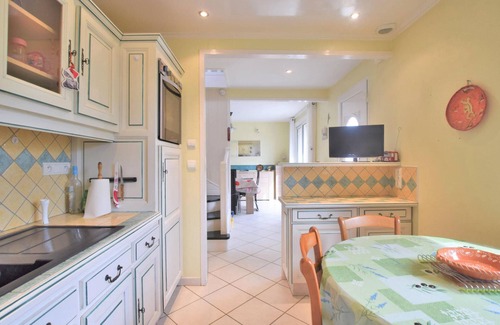 Marcey-les-Greves House | Pet friendly home in Marcey-les-Grèves