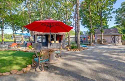 Grove Apartment | Pet-Friendly Grand Lake Studio with Outdoor Space