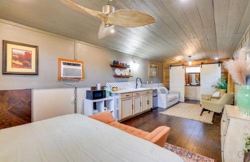 Grove Apartment | Pet-Friendly Grand Lake Studio with Outdoor Space