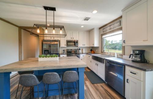 Yancey House | Pet-Friendly Hill Country Hideaway with Deck