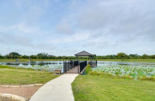 Yancey House | Pet-Friendly Hill Country Hideaway with Deck