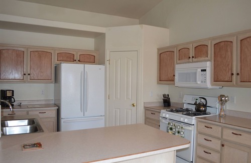 View Point House | Pet Friendly House with Beautiful backyard views of Mountains and Wildlife!